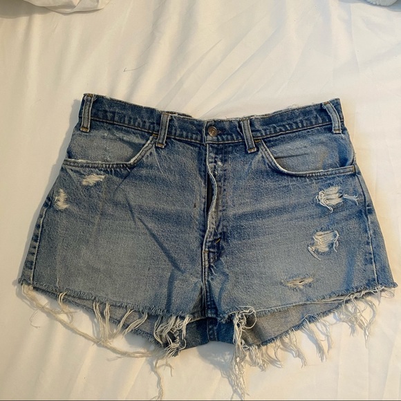 Mid-wash, Reworked Levi’s cut-offs - Picture 3 of 3